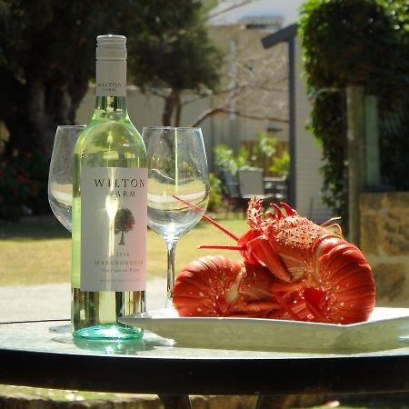 Lazy Lobster Holiday Units & Chalets Port Denison 外观 照片