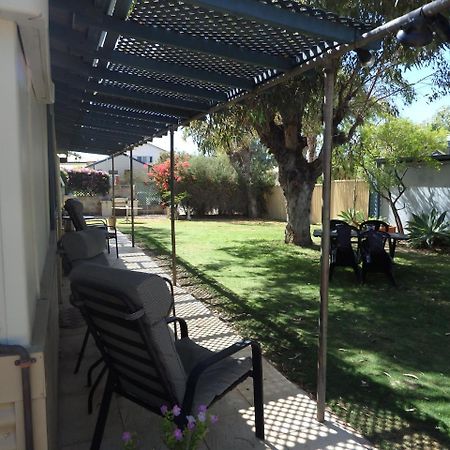 Lazy Lobster Holiday Units & Chalets Port Denison 外观 照片