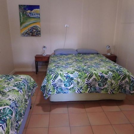 Lazy Lobster Holiday Units & Chalets Port Denison 外观 照片