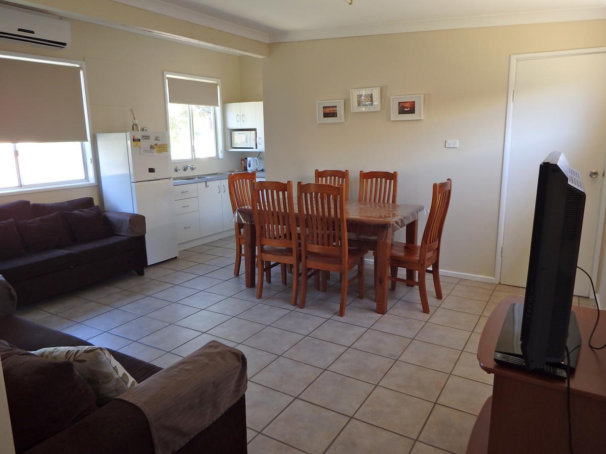 Lazy Lobster Holiday Units & Chalets Port Denison 外观 照片