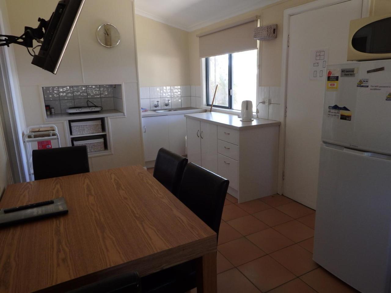 Lazy Lobster Holiday Units & Chalets Port Denison 外观 照片
