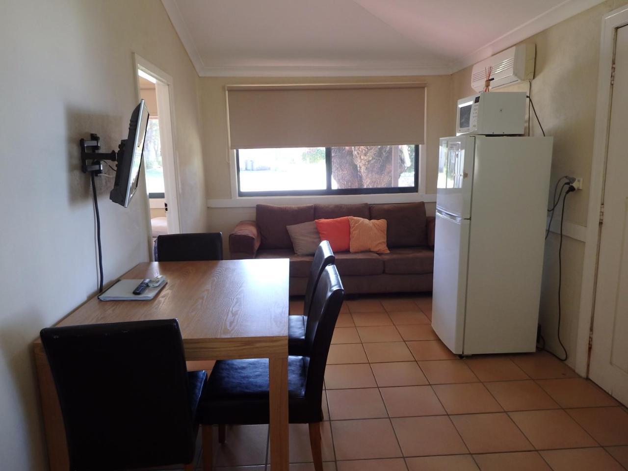 Lazy Lobster Holiday Units & Chalets Port Denison 外观 照片